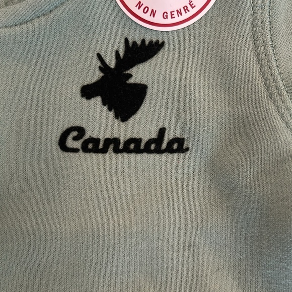 NWT Canada hoodie - Picture 2 of 4